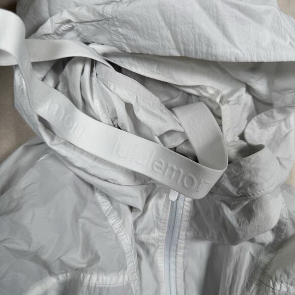Lululemon Hood Lite Jacket In Light Vapor Size 6 Windbreaker Packable Run - Picture 3 of 8